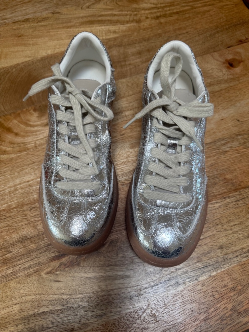 Aqua Silver tennis shoes